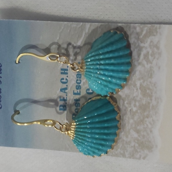 1178- Shell Hand Painted  Aqua Gold Color Dangle Earrings Handmade NWT - Picture 3 of 4